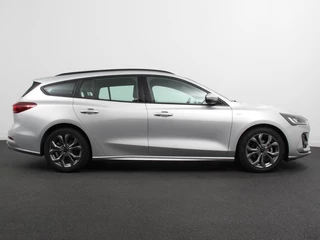 Ford Focus Ford Focus Wagon 1.0 125pk Hybrid Automaat ST Navigatie Climate control cruise control Carplay LM velgen Parkeersensoren Led Matrix koplampen - afbeelding nr 8
