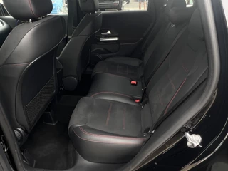 Mercedes-Benz B-Klasse Mercedes-Benz B-Klasse 250 e AMG Line | Camera | MBUX | Ambient Light | DAB+ | LED | CarPlay - afbeelding nr 29