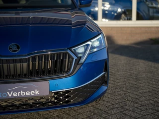 Škoda Octavia | Matrix LED | Lodge Interieur | Chrome pakket | Stoel-, Stuur- & voorruitverwarming | Navi 13inch | Wireless App-connect | El. achterklep m.sensor | ACC | Winterpakket - afbeelding nr 21