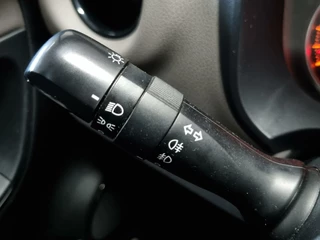 Toyota Yaris Toyota Yaris 1.3 VVT-i Dynamic Bi-Tone - afbeelding nr 27
