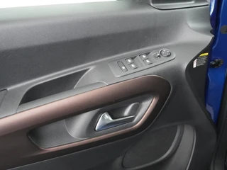 Peugeot e-Rifter Peugeot eRifter GT Pack TREKHAAK | CAMERA | KEYLESS | STOELVERWARMING - afbeelding nr 15
