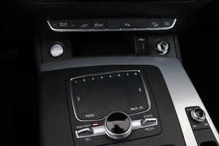 Audi Q5 Audi Q5 50 TFSIe quattro S edition | Panoramadak | Trekhaak | Adaptive cruise | Massage | Luchtvering | Camera | Stoelverwarming | Carplay | Half leder | Virtual Cockpit | Audi Exclusive Lak - afbeelding nr 24