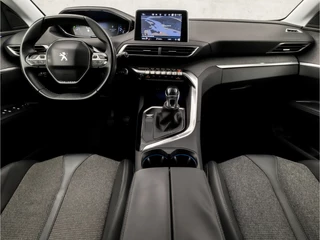 Peugeot 5008 Peugeot 5008 1.2 Puretech Sport 7 Persoons (APPLE CARPLAY, GROOT NAVI, LEDER, STOELVERWARMING, 360 CAMERA, SPORTSTOELEN, KEYLESS, GETINT GLAS, TREKHAAK, DAB+, NIEUWE APK, NIEUWSTAAT) - afbeelding nr 6