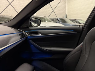 BMW 5 Serie BLUESTONE-METALLIC/PANO/H&K/HEAD-UP/LASER/KEYLESS/DISPLAY-KEY/CARPLAY/STANDKACHEL/SHADOW-LINE/PRIVACY/NET OH BEURT GEHAD BIJ BMW DEALER - afbeelding nr 39