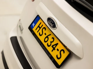 Ford C-MAX Ford C-MAX 2.0 Plug-in Hybrid Titanium Plus 185Pk Automaat (PANORAMADAK, GROOT NAVI, CLIMATE, CAMERA, LEDEREN SPORTSTOELEN, GETINT GLAS, ELEK ACHTERKLEP, KEYLESS, NIEUWE APK, NIEUWSTAAT) - afbeelding nr 31