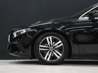 Mercedes-Benz A-Klasse Mercedes-Benz A-Klasse 180 Business Solution Luxury Line [CAMERA, APPLE CARPLAY, ANDROID, VOL LEDER, STOELVERWARMING, CRUISE, CLIMATE, NIEUWSTAAT] - afbeelding nr 3