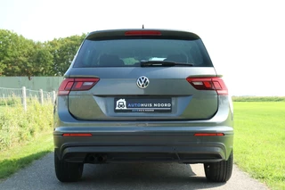 Volkswagen Tiguan Volkswagen Tiguan 1.4 TSI / Stoelverwarming / Navi / ACC / Trekhaak / PDC / Lane Assist / 17