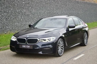 BMW 5 Serie BMW 5-serie 520i M Sport | Individual - Dak - Azuritschwarz - afbeelding nr 1