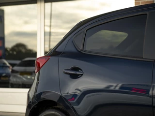 Mazda 2 Mazda 2 1.5 SA-G 90pk Aut. Homura | Camera | Apple Carplay/Android Auto | Stoel- en stuurverwarming | Climate Control | Blind Spot | Donker glas achter - afbeelding nr 31