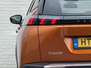 Peugeot 2008 Peugeot 2008 1.2 PureTech Allure Automaat Led Panorama 360 Camera Trekhaak afn. Carplay Cruise - afbeelding nr 34