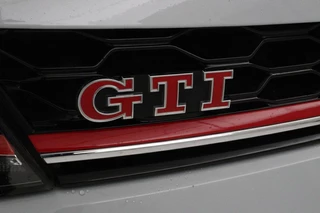 Volkswagen Golf Volkswagen Golf 2.0 TSI GTI | Stoelverwarming | Adaptive cruise |  Full LED | Carplay | Navigatie | 19'' | Sportstoelen | PDC | Bluetooth - afbeelding nr 23