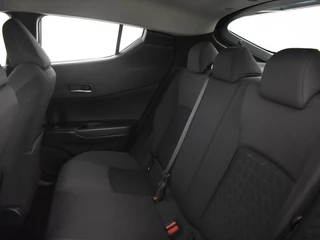 Toyota C-HR Toyota C-HR 1.8 Hybrid Dynamic | Trekhaak | Parkeersensoren V+A | Navigatie - afbeelding nr 13
