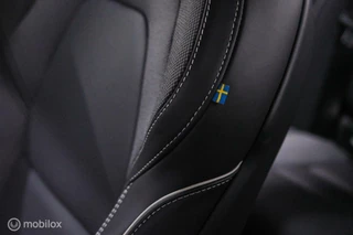 Volvo V60 Volvo V60 2.0 T8 Recharge AWD R-Design | NL auto | DAB+ | CarPlay | Adaptive | Blis | Rijklaar | - afbeelding nr 32