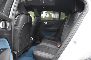 Volvo C40 Volvo C40 Twin Intro Edition 408pk/78kWh AWD | Trekhaak | Getint glas - afbeelding nr 15