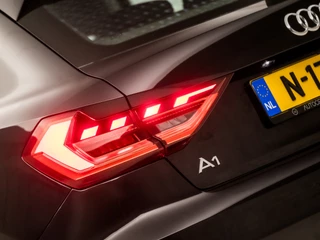 Audi A1 Sportback Audi A1 Sportback 25 TFSI Advanced Sport Automaat (GROOT NAVI, APPLE CARPLAY, DIGITAAL DASHBOARD, CRUISE, STOELVERWARMING, SPORTSTOELEN, NIEUWE APK, NIEUWSTAAT) - afbeelding nr 29