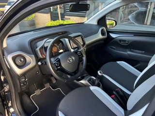 Toyota Aygo Toyota Aygo 1.0 VVT-i x-play | Achteruitrijcamera | Cruise Control | Airconditioning | Elektrische Ramen | - afbeelding nr 5