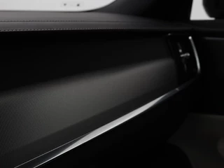 Volvo V90 Volvo V90 2.0 T8 AWD R-Design | Panoramadak | Head-Up | Trekhaak | Stoel & stuurverwarming | Leder | 360 camera | Luchtvering | Harman/Kardon | Adaptive cruise | Achterbankverwarming - afbeelding nr 35