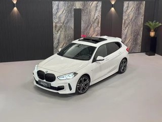 BMW 1 Serie BMW 1-serie 118i M-pack |PANO|SFEER|ALCANTARA|MEMORY - afbeelding nr 7