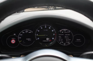 Porsche Cayenne Porsche Cayenne 3.0 E-Hybrid Platinum Edition / Trekhaak / Panoramadak / 360Camera / 22'' / Matrix LED / Luchtvering / Sportdesign / Sportchrono / Keyless / Stoelventilatie / Stuurverwarming / Dodehoek / DAB / ACC - afbeelding nr 18