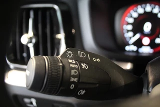 Volvo V60 Volvo V60 2.0 B4 CORE RIJKLAAR l LEDER l 197PK l CAMERA l CARPLAY l - afbeelding nr 30