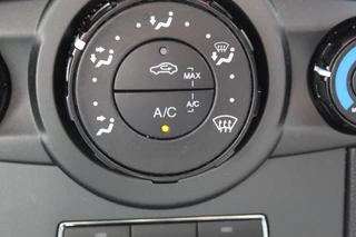 Ford Fiesta Ford Fiesta 1.0 Style Ultimate , 82pk Airco , Cruise control , Parkeersensoren V+A , Navigatie Bleutooth , LM velgen , LED dagrijverlichting - afbeelding nr 20