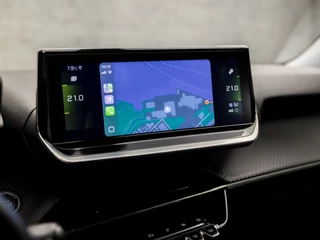 Peugeot 2008 Peugeot 2008 1.2 PureTech Sport (VIRTUAL COCKPIT, APPLE CARPLAY, GROOT NAVI, LEDER, 360 CAMERA, SPORTSTOELEN, LED KOPLAMPEN, GETINT GLAS, LANE ASSIST, DAB+, NIEUWSTAAT) - afbeelding nr 9