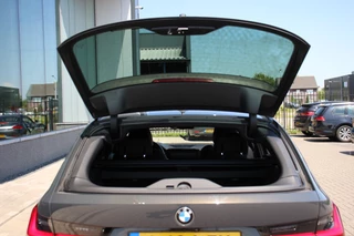 BMW 3 Serie BMW 3 Serie Touring 320i High Executive M Pakket | Pano | Laser | Leder - afbeelding nr 9