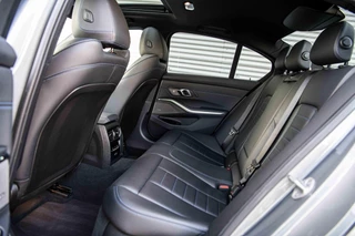 BMW 3 Serie BMW 3-serie 330e Sedan Hybrid | Vol | M Sport | Schuifdak | H&K | Innovation | Head Up | 19 inch | - afbeelding nr 40