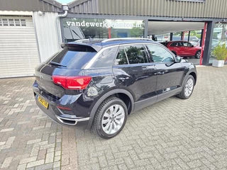 Volkswagen T-Roc Volkswagen T-Roc 1.5 TSI Sport AUTOMAAT Clima|Navi|Camera|Virtual|Nap!! - afbeelding nr 3