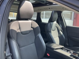 Volvo XC60 Volvo XC60 2.0 T8 Twin Engine AWD PHEV Pano Carplay Cam Led Voll.Onderhouden Plug-in! - afbeelding nr 26