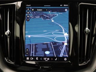 Volvo XC60 Volvo XC60 T6 PLUG-IN HYBRID PLUS DARK SCHUIFDAK CAMERA HARMAN KARDON ACC - afbeelding nr 29