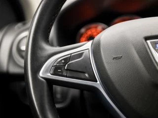 Dacia Logan (NAVIGATIE, AIRCO, CRUISE, SPPORTSTOELEN, ARMSTEUN, BLUETOOTH, TREKHAAK, NIEUWE APK, NIEUWSTAAT) - afbeelding nr 17