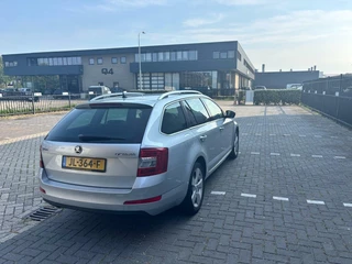 Škoda Octavia Skoda Octavia Combi 1.6 TDI DSG Elegance Businessline - afbeelding nr 7