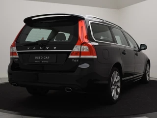 Volvo V70 Volvo V70 T4 AUT(6) POLAR+ LUXURY LINE HARMAN KARDON KEYLESS ACC SCHUIFDAK - afbeelding nr 4