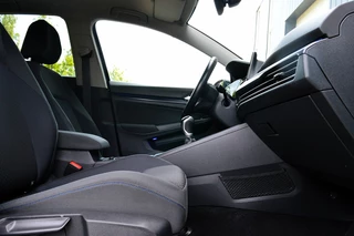 Volkswagen Golf Volkswagen Golf 1.0 TSI Life Business Rijklaarprijs-Garantie Navigatie led Airco Apple carplay Sfeer verlichting - afbeelding nr 14
