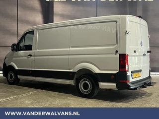 Volkswagen Crafter Volkswagen Crafter 2.0 TDI 141pk L3H2 (Oude L2H1) Euro6 Airco | Camera | Apple Carplay | 3000kg Trekhaak | Cruisecontrol Android Auto, Parkeersensoren, Bijrijdersbank - afbeelding nr 2