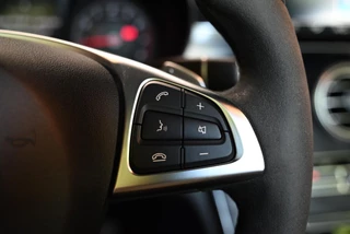Mercedes-Benz C-Klasse Mercedes-Benz C-klasse Cabrio 180 Premium Plus AMG Styling - Night Edition - Airscarf - Leer - Camera - Stoelverwarming - - afbeelding nr 34