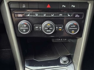 Volkswagen T-Roc Volkswagen T-Roc 1.5 TSI Sport AUTOMAAT Clima|Navi|Camera|Virtual|Nap!! - afbeelding nr 26