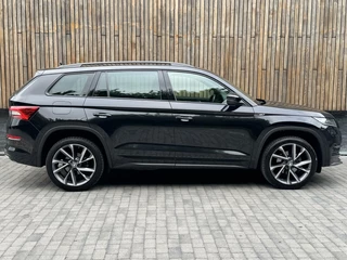 Škoda Kodiaq Skoda Kodiaq 1.5 TSI Sportline Automaat | Trekhaak uitklapbaar | Navigatiesysteem | Stoelverwarming | Stuurverwarming | Getint glas | Cruise control | 20 inch lichtmetalen velgen | Achteruitrijcamera | Parkeersensoren voor en achter - afbeelding nr 42