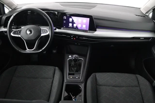 Volkswagen Golf Volkswagen Golf 1.0 TSI Life (PARKEERSENSOREN, CAMERA, SFEER, CRUISE CONTROL ADAPTIEF, PARKEERSENSOREN, NAVIGATIE, NL-AUTO) - afbeelding nr 4