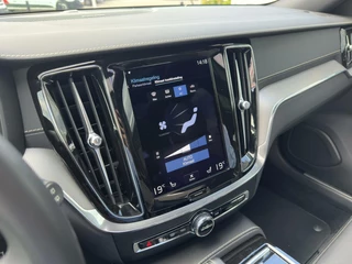 Volvo V60 Volvo V60 2.0 T6 PHEV AWD Plus Dark|PANO|TREK|H&K|PILOT|CARPLAY - afbeelding nr 32