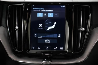 Volvo XC60 Volvo XC60 2.0 T8 AWD R-Design Lucht|Pano|Memory|Leder|Dodehoeksdetectie|Camera - afbeelding nr 30