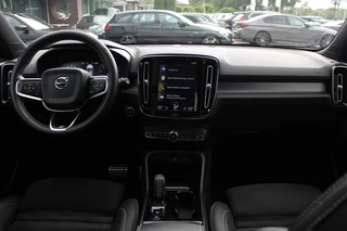 Volvo XC40 Volvo XC40 1.5 T5 Recharge R-Design / Trekhaak / Panoramadak / Camera / Navigatie / 19'' / Leder&Alcantara / Getint glas / DAB / ACC / Stoelverwarming - afbeelding nr 2