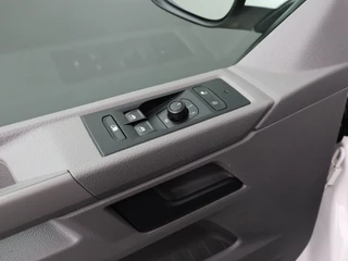 Volkswagen Transporter Volkswagen Transporter 2.0TDI 150PK Lang Highline | Imperiaal | Trekhaak | Navigatie | Airco | 3-Persoons - afbeelding nr 8