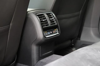 Volkswagen Arteon Volkswagen Arteon 2.0 TDI 150PK DSG AUT ELEGANCE/A.CarPlay/Massage/18 - afbeelding nr 32