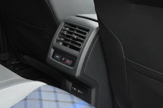 Volkswagen Golf Volkswagen Golf 2.0 TSI R 4Motion Harman Kardon Akrapovic - afbeelding nr 24
