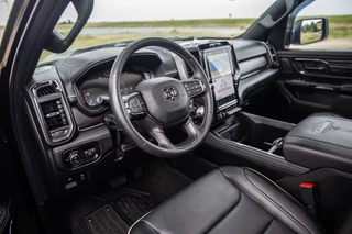 Dodge Ram 1500 Dodge Ram 1500 5.7 V8 4x4 Crew Cab Limited BPM VRIJ / ALL IN PRIJS / PANO / KLEP / WIDE BODY / GARANTIE - afbeelding nr 25