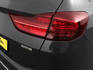 Kia Ceed Sportswagon Kia Ceed Sportswagon 1.6 GDI PHEV DynamicLine  Achteruitrijcamera Stuurverwarming Stoel verwarming Climate control LED Keyless start/ entry Parkeersensoren achter Adaptieve cruise control Lane assist - afbeelding nr 26