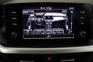 Škoda Kamiq Skoda Kamiq 1.0 TSI Sport Business (STOELVERWARMING, CRUISE CONTROL, PARKEERSENSOREN, ACHTERUITRIJCAMERA, AUTOMAAT) - afbeelding nr 19