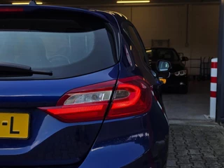 Ford Fiesta Ford Fiesta 1.0 EcoBoost Titanium / NAP / GARANTIE / CARPLAY / CAMERA / ALLSEASON / 6-BAK / DAB+ / LED / ISOFIX / LM-VELGEN ''16 ! - afbeelding nr 10